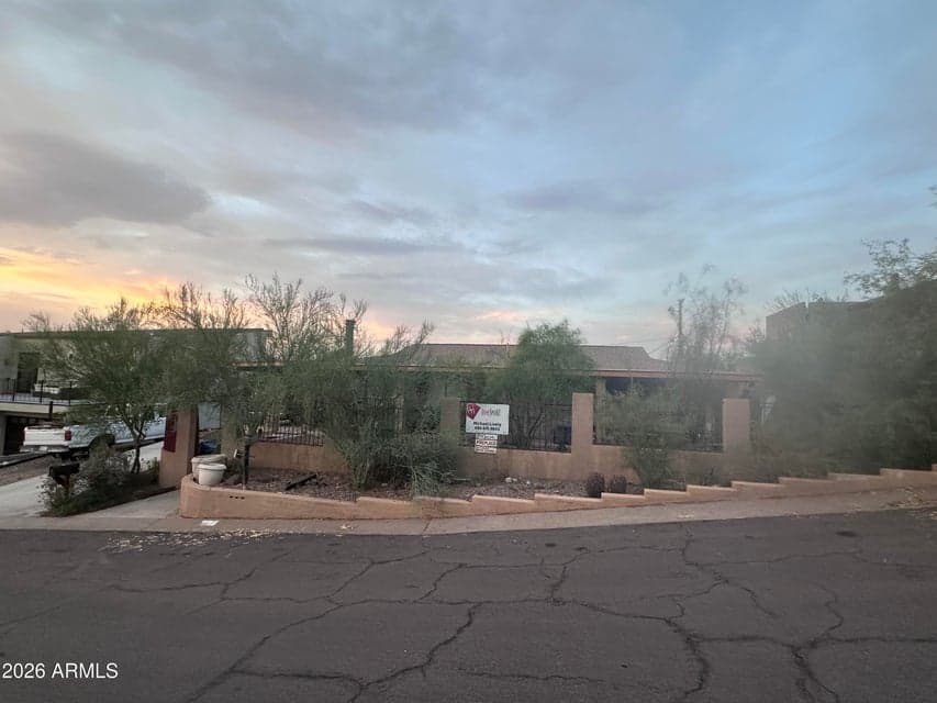 939 W MERCER Lane, Phoenix, AZ 85029 — photo 1 of 13
