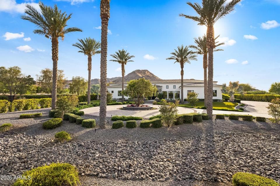 7970 N IRONWOOD Drive, Paradise Valley, AZ 85253 — photo 1 of 45