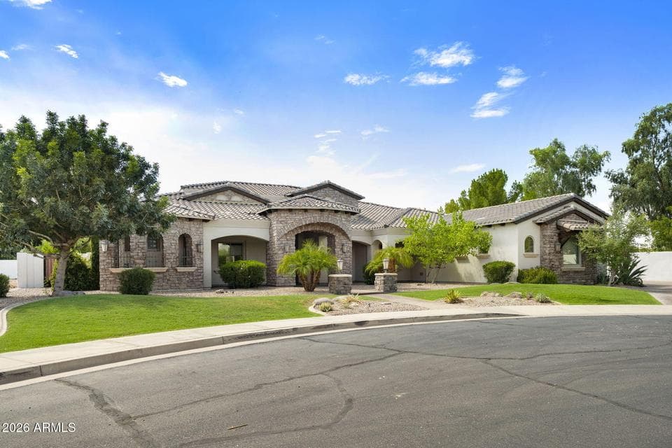5600 S GEMSTONE Drive, Chandler, AZ 85249 — photo 1 of 66