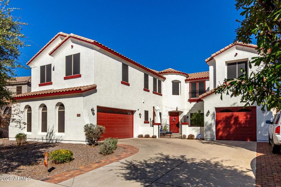 6233 S ROCHESTER Drive, Gilbert, AZ 85298 — photo 1 of 58