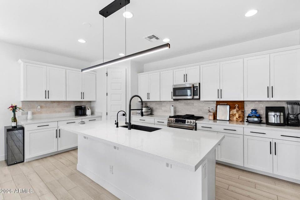 4007 N 101ST Drive, Avondale, AZ 85392 — photo 1 of 34