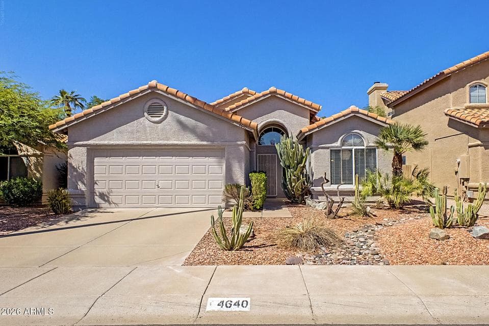 4640 E MICHELLE Drive, Phoenix, AZ 85032 — photo 1 of 26