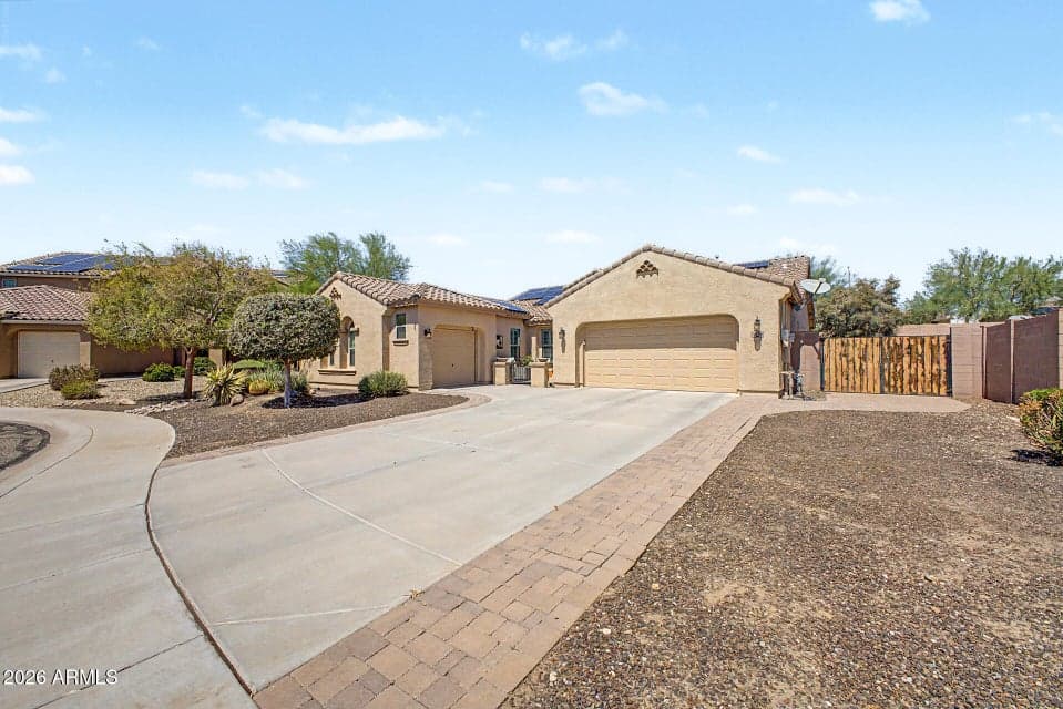Beautifully updated single-level Meritage home