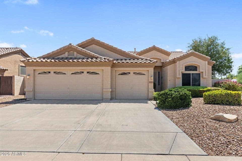 5321 W ANGELA Drive, Glendale, AZ 85308 — photo 1 of 39