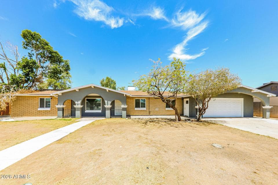 3510 W EUGIE Avenue, Phoenix, AZ 85029 — photo 1 of 21