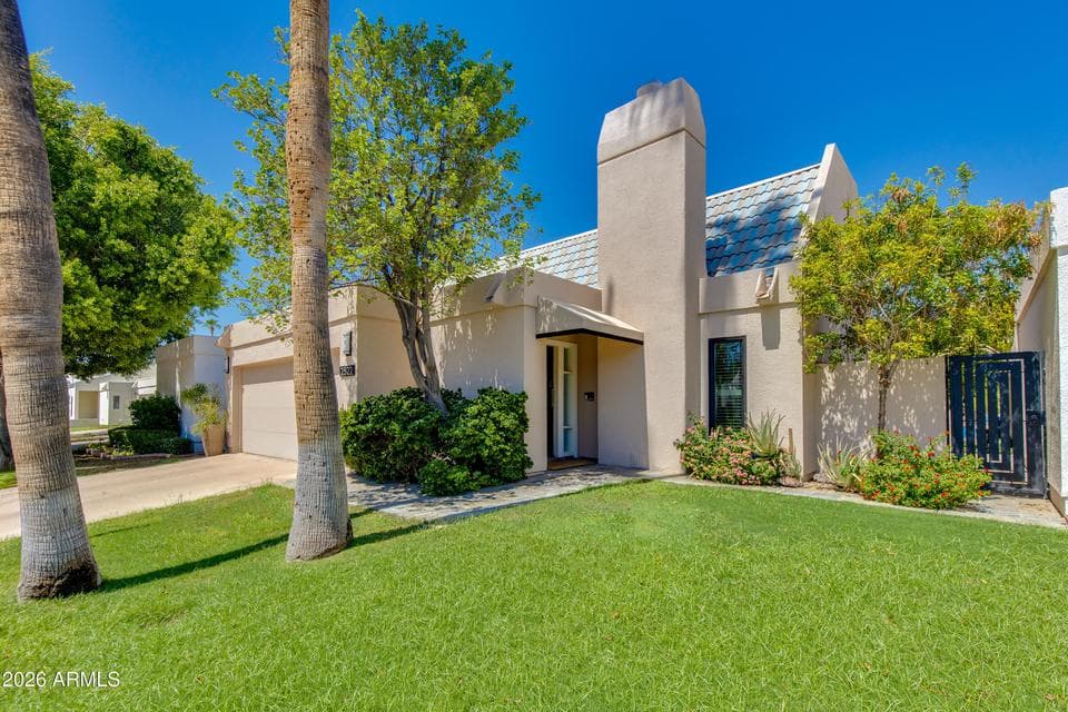 2522 E OREGON Avenue, Phoenix, AZ 85016 — photo 1 of 17