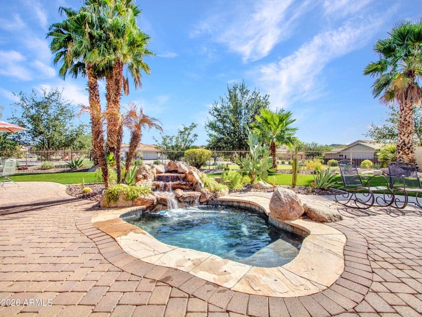 Small Pool, desert palms, backing to a greenbelt and gorgeous views!