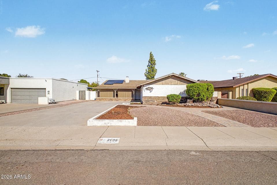 2609 N 49TH Place, Phoenix, AZ 85008 — photo 1 of 33