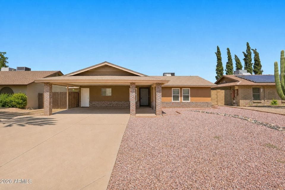 332 W KERRY Lane, Phoenix, AZ 85027 — photo 1 of 31