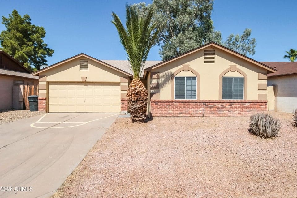102 W IVYGLEN Street, Mesa, AZ 85201 — photo 1 of 15