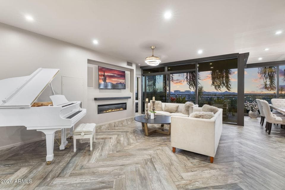7120 E Kierland Boulevard 915, Scottsdale, AZ 85254 — photo 1 of 114