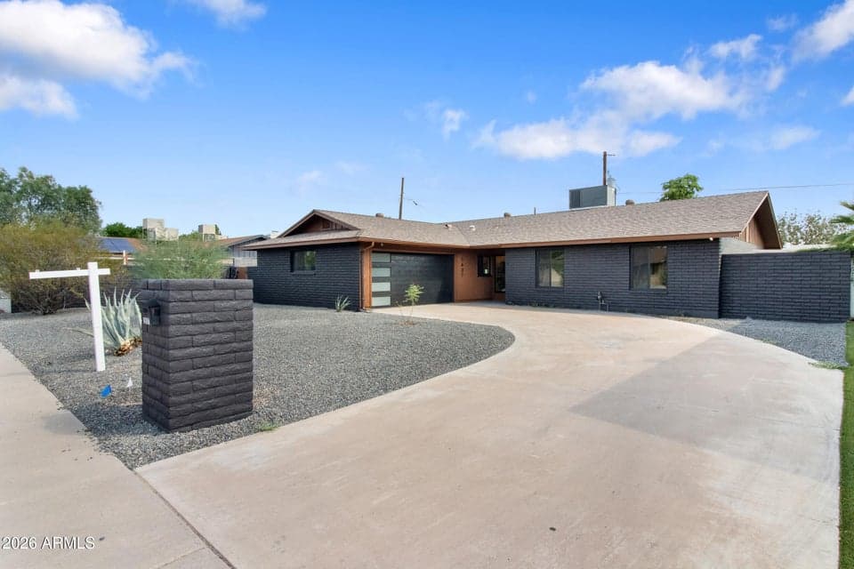 1637 W Griswold Road, Phoenix, AZ 85021 — photo 1 of 65