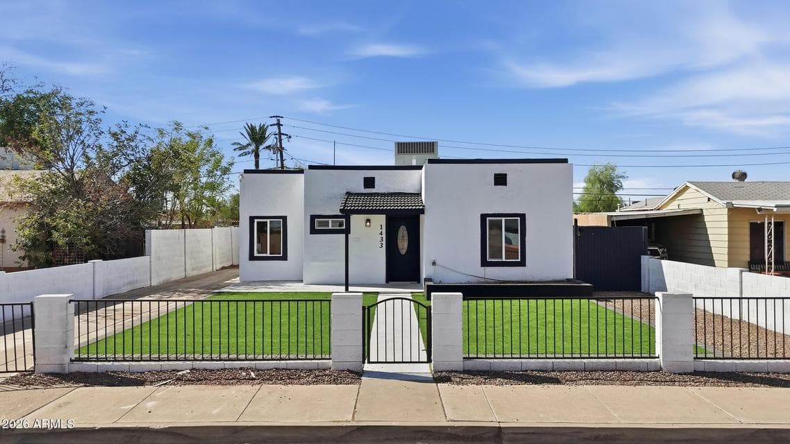 1433 E PORTLAND Street, Phoenix, AZ 85006 — photo 1 of 41