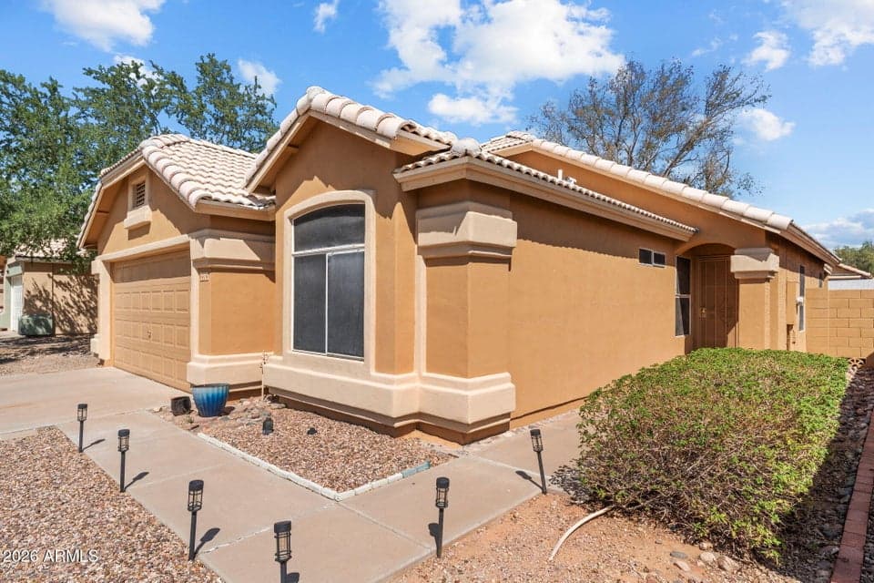 8414 W TROY Street, Peoria, AZ 85382 — photo 1 of 40