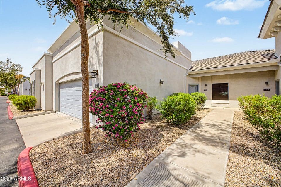 295 N Rural Road 131, Chandler, AZ 85226 — photo 1 of 44