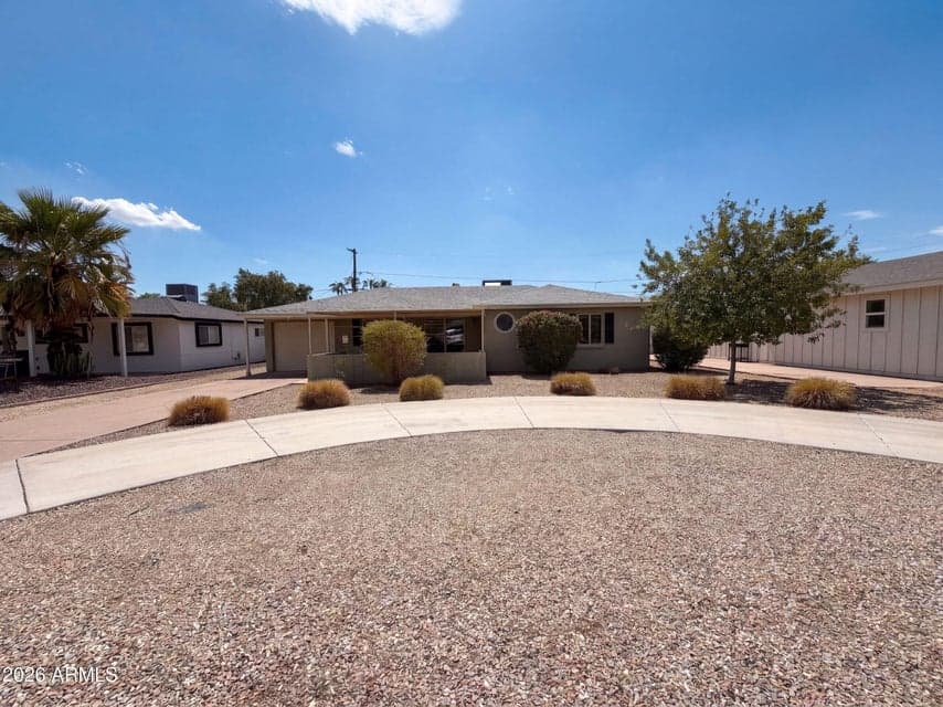 909 W MISSOURI Avenue, Phoenix, AZ 85013 — photo 1 of 28
