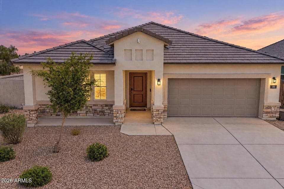40 S CARLTON Avenue, Casa Grande, AZ 85122 — photo 1 of 46