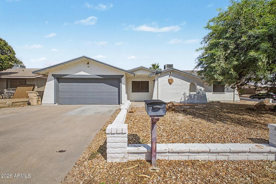 15243 N 52ND Drive, Glendale, AZ 85306 — photo 1 of 35