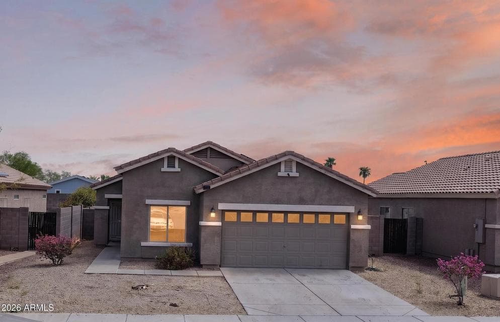 1101 S 4TH Avenue, Avondale, AZ 85323 — photo 1 of 28