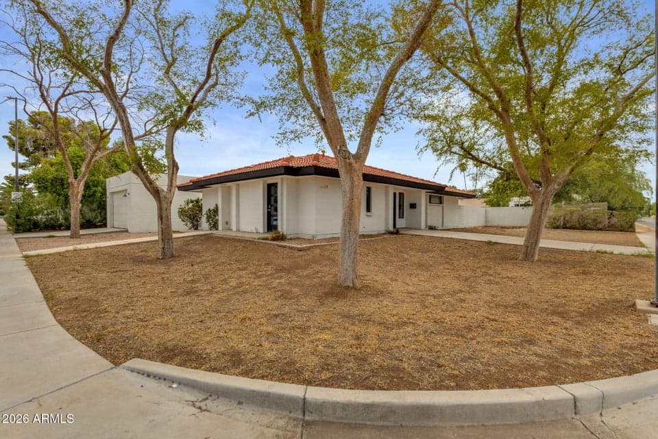 1001 N BURK Street, Gilbert, AZ 85234 — photo 1 of 45