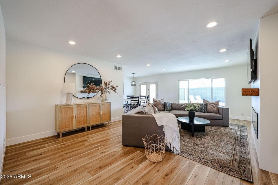 5209 E BECK Lane, Scottsdale, AZ 85254 — photo 1 of 34