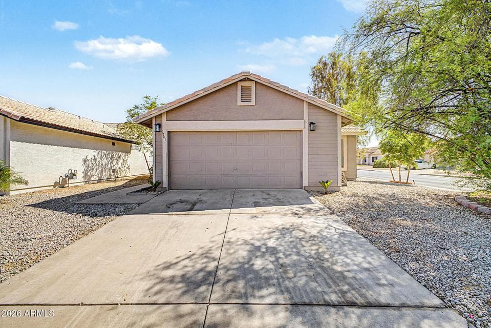 1701 E CARTER Road, Phoenix, AZ 85042 — photo 1 of 41