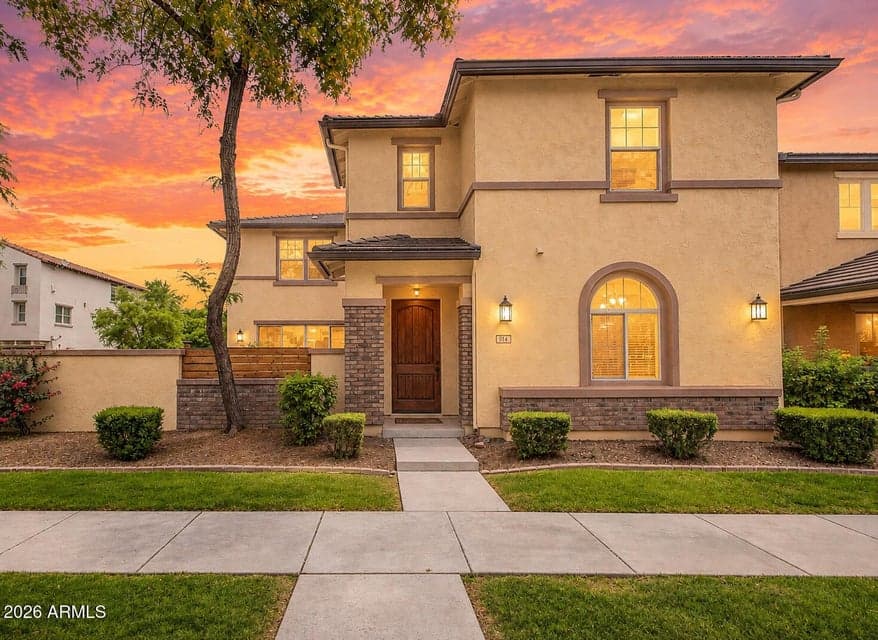 914 S OSBORN Lane, Gilbert, AZ 85296 — photo 1 of 23