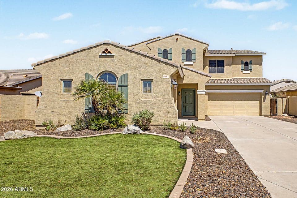 6657 S GARNET Way, Chandler, AZ 85249 — photo 1 of 41