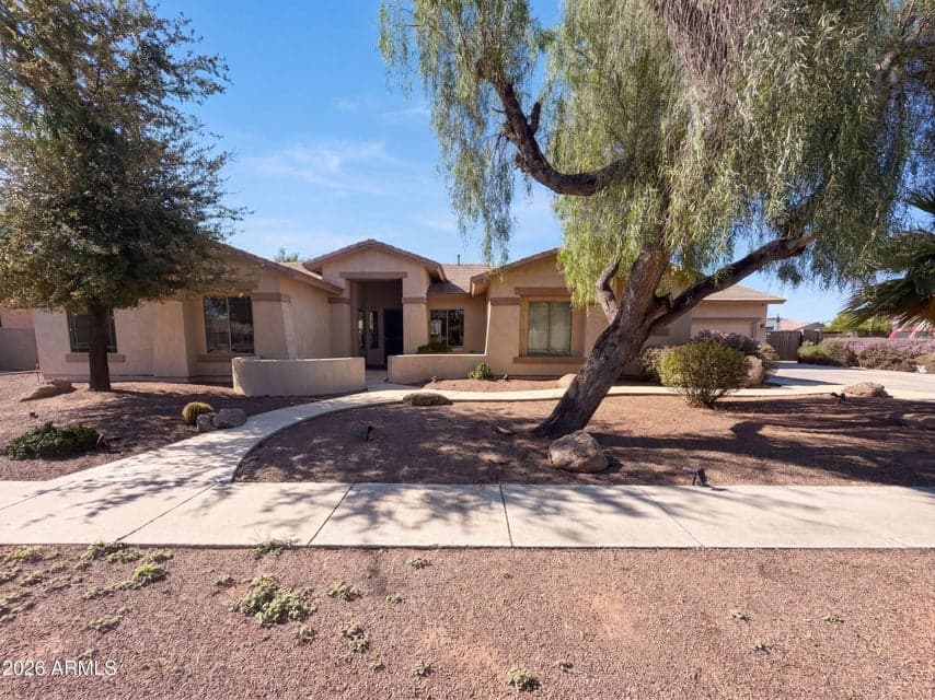 8027 W SAN MIGUEL Avenue, Glendale, AZ 85303 — photo 1 of 31