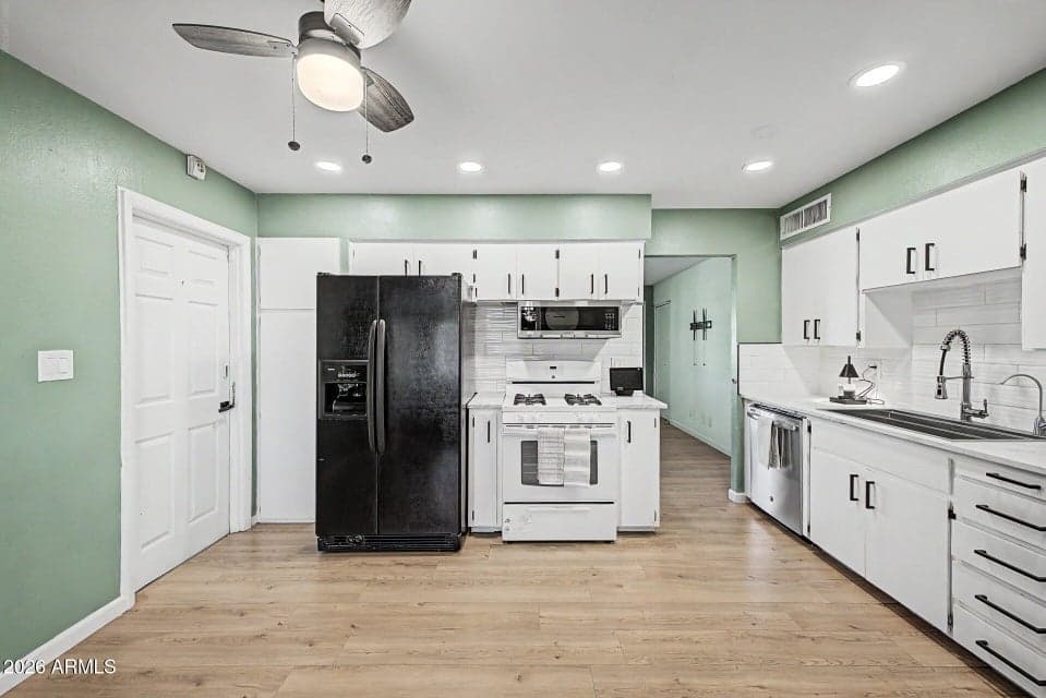 2045 W CHOLLA Street, Phoenix, AZ 85029 — photo 1 of 23