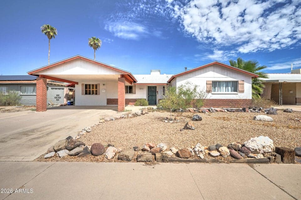 2908 W CORRINE Drive, Phoenix, AZ 85029 — photo 1 of 16