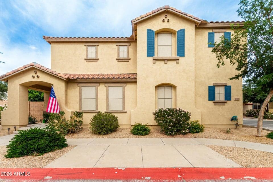 6321 S BLAKE Street, Gilbert, AZ 85298 — photo 1 of 28