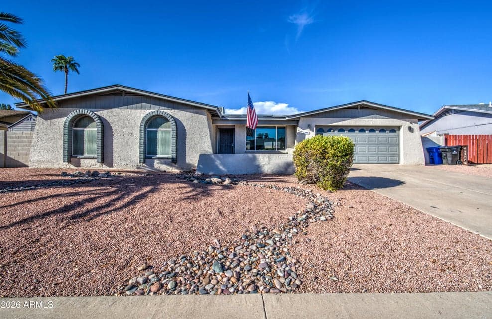 3202 W MCRAE Way, Phoenix, AZ 85027 — photo 1 of 37
