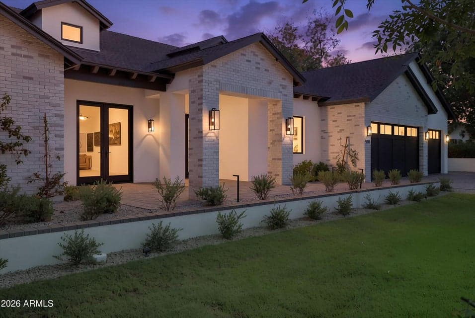 2818 E ELM Street, Phoenix, AZ 85016 — photo 1 of 37