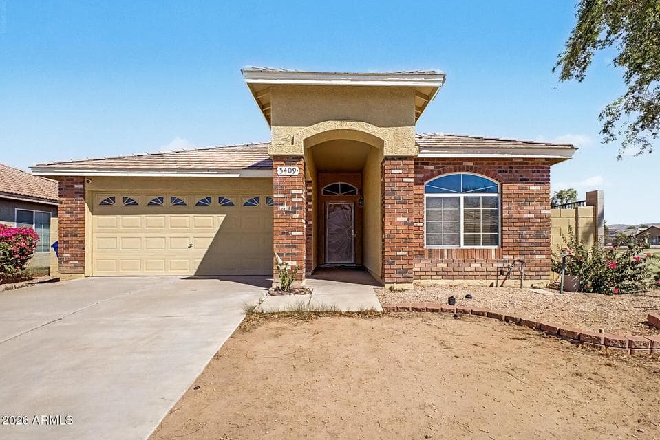5409 S 28th Drive, Phoenix, AZ 85041 — photo 1 of 30