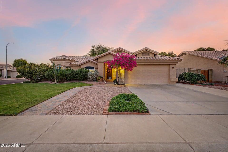 250 S ASH Drive, Chandler, AZ 85224 — photo 1 of 60