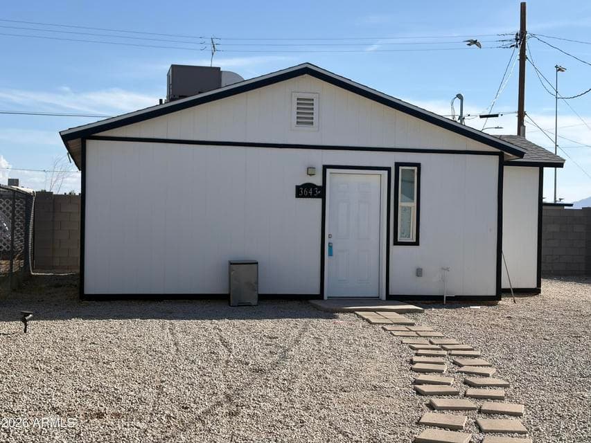 3643 W Garfield Street # B, Phoenix, AZ 85009 — photo 1 of 11