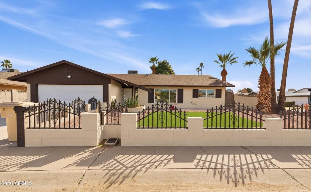 4813 W HAYWARD Avenue, Glendale, AZ 85301 — photo 1 of 32