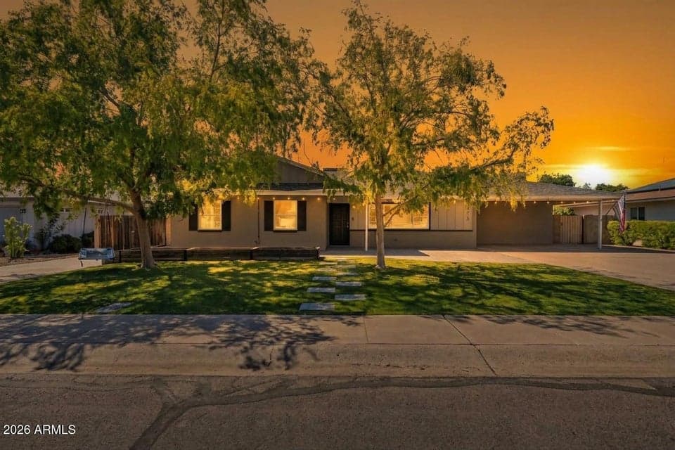8215 E CAMBRIDGE Avenue, Scottsdale, AZ 85257 — photo 1 of 33