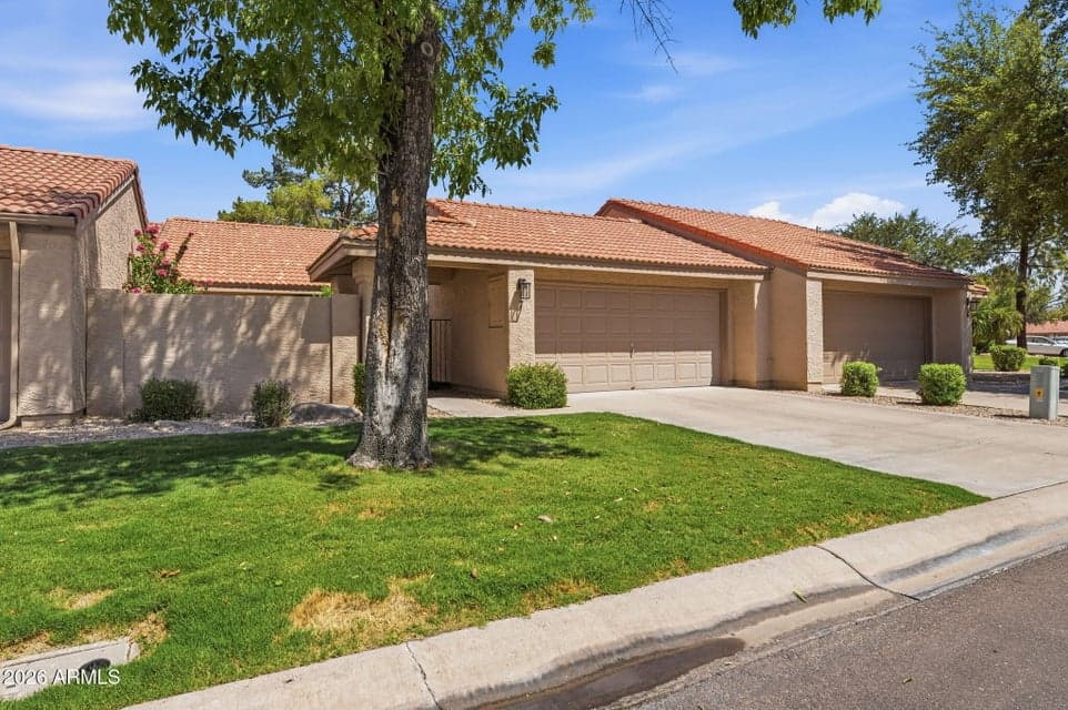 945 N PASADENA Avenue 7, Mesa, AZ 85201 — photo 1 of 18