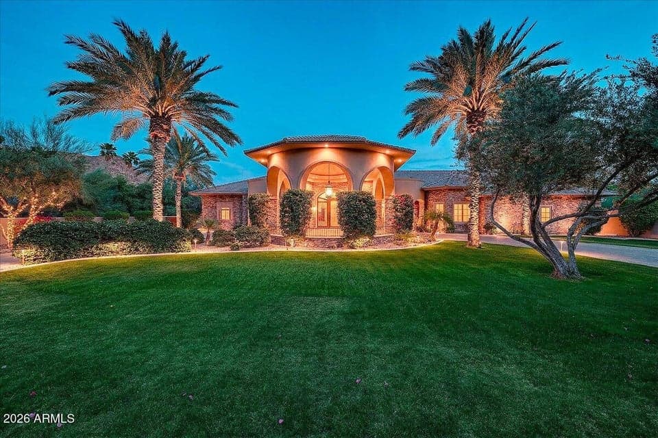 4807 E CRYSTAL Lane, Paradise Valley, AZ 85253 — photo 1 of 38