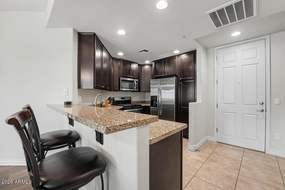 5350 E DEER VALLEY Drive 2266, Phoenix, AZ 85054 — photo 1 of 39