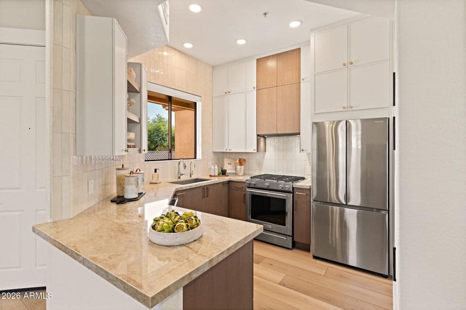 7027 N SCOTTSDALE Road 233, Scottsdale, AZ 85253 — photo 1 of 33