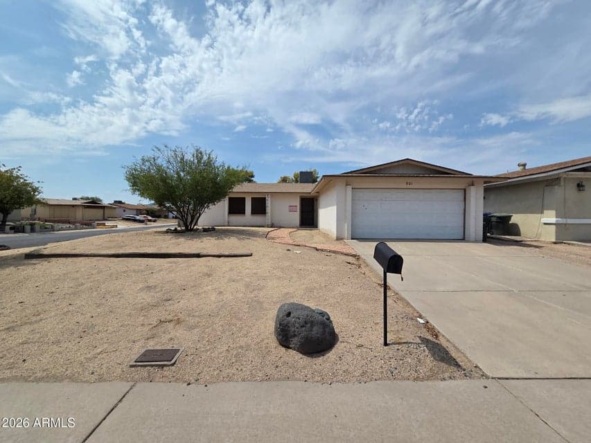 901 W ANGELA Drive, Phoenix, AZ 85023 — photo 1 of 15