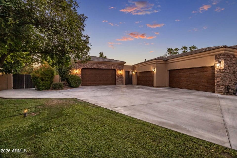 8 Car Garage