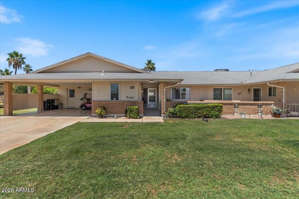 Exterior maintained by HOA