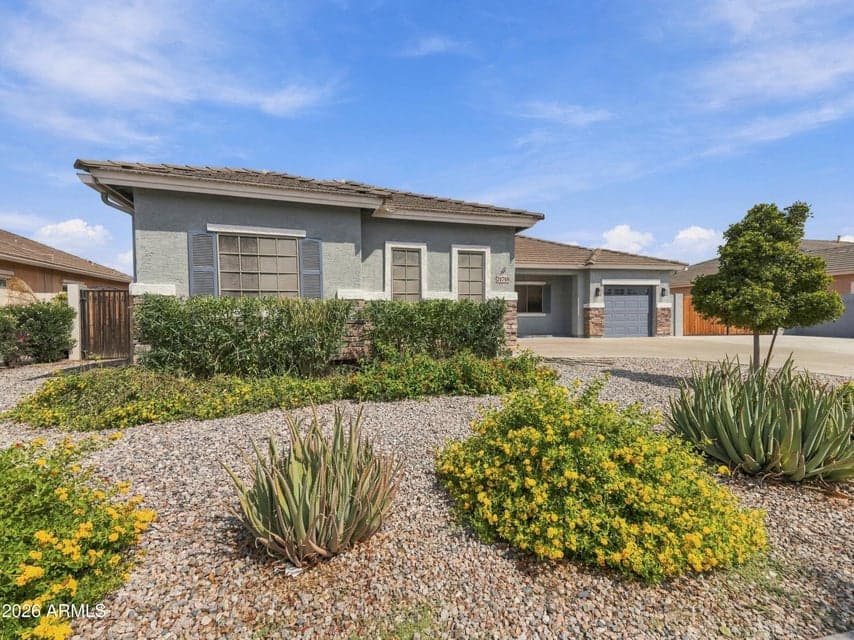 Welcome to 21748 E Escalante Rd