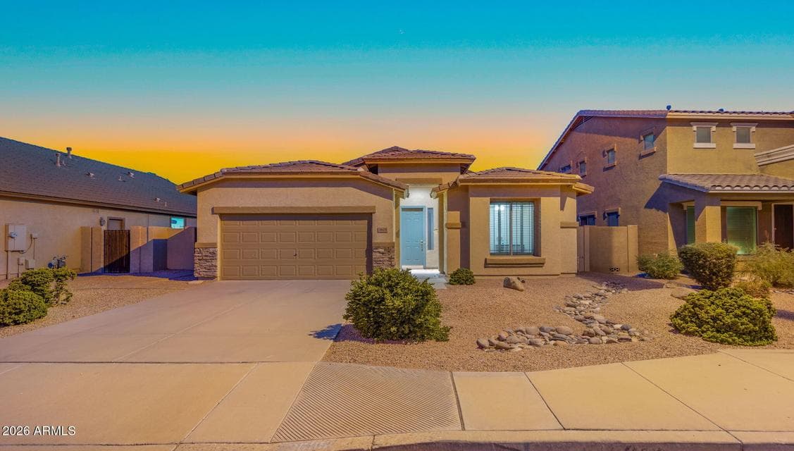 3605 E MEADOWVIEW Drive, Gilbert, AZ 85298 — photo 1 of 24