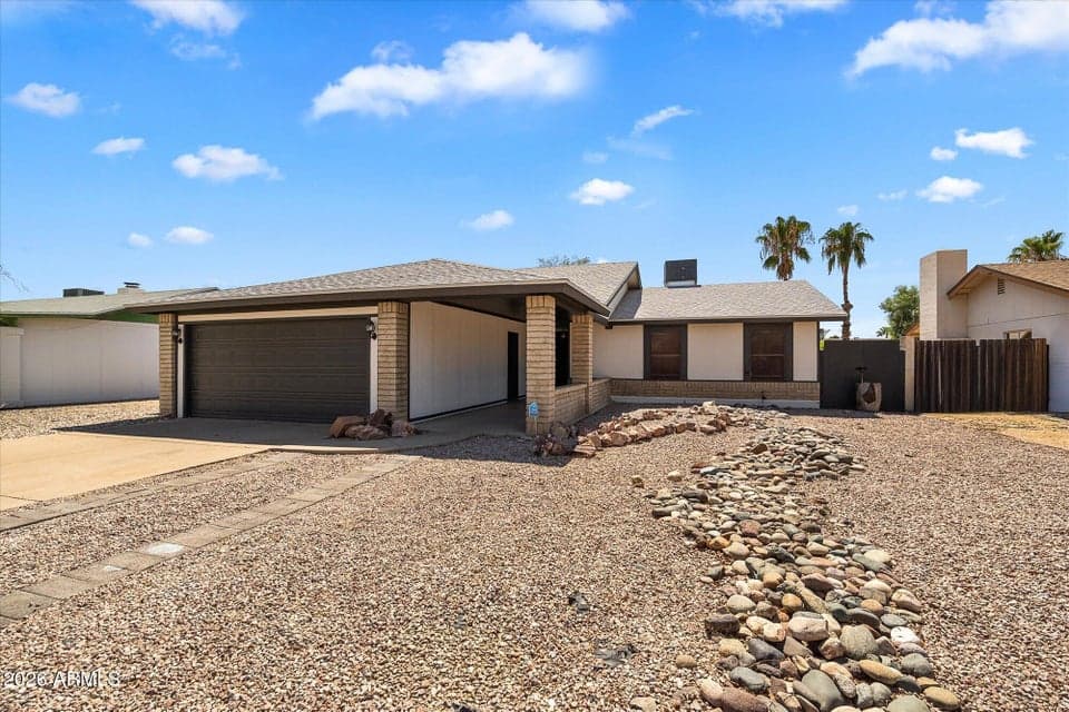 227 W TARO Lane, Phoenix, AZ 85027 — photo 1 of 20