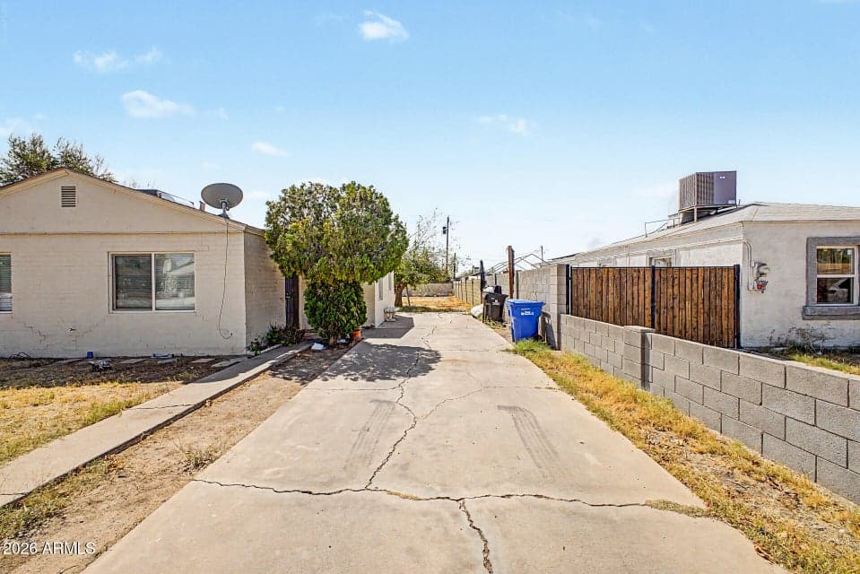 3209 W GARFIELD Street, Phoenix, AZ 85009 — photo 1 of 22